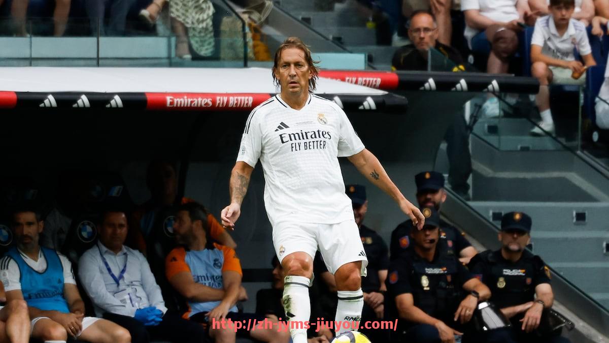 九游jiuyou-法甲联赛历史纵览：辉煌时刻与变革进程全纪录